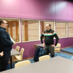 Kiitos kuuluu myös valmentajalle. Jari Murto onnitteli valmentaja Ismo Takkusta SM-mitalista.
Kuva Heidi Vierimaa.